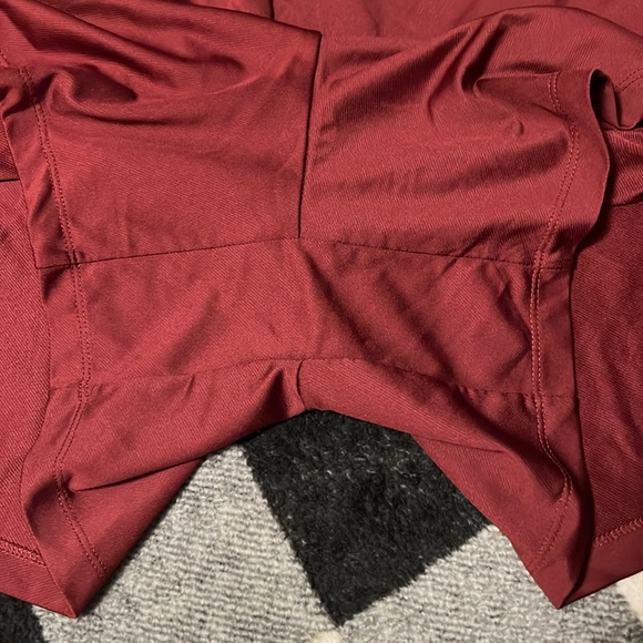 Nike Gym Shorts. Maroon size 2X with pockets! - Picture 8 of 9